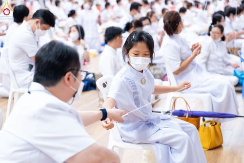 ภาพ No.84772:พิธีบรรจุพระบรมสารีริกธาตุภายในเกตุดอกบัวตูม องค์พระประธาน ณ ห้องแก้วสารพัดนึก 2 วัดพระธรรมกาย ในวันอาสาฬหบูชา อังคารที่ 1 สิงหาคม พ.ศ.2566