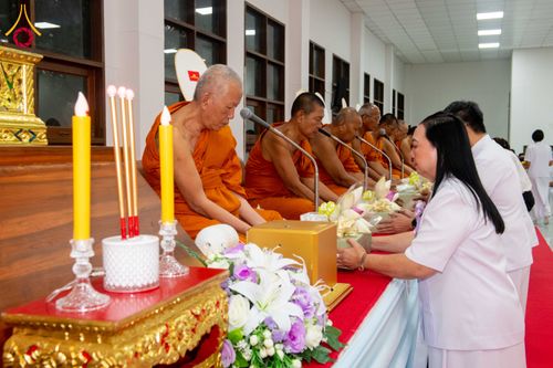 ภาพ No.316256:วันเสาร์ที่ 28 มีนาคม พ.ศ. 2569 พิธีบำเพ็ญกุศล คุณพ่อณรงค์ จินตมากุล  สิริอายุ 99 ปี 11 เดือน โยมบิดา พระครูปลัดรัตนวีรวัฒน์ (รังสฤษดิ์ อิทฺธิจินตโก) ที่ปรึกษาเจ้าคณะจังหวัดปทุมธานี เจ้าอาวาสวัดพระธรรมกาย  ณ ห้องปลูกศรัทธา 2 วัดพระธรรมกาย ปทุมธานี