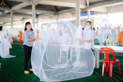 ภาพ No.323017:วันที่ 17-19 เมษายน พ.ศ.2569 การปูผ้ากระสอบขาว , เตรียมจุดฉัน , เตรียมจุดพักค้าง เพื่องานถวายมหาสังฆทาน 40,000 กว่าวัดทั่วประเทศ วันคุ้มครองโลก 22 เมษายน พ.ศ.2569 วัดพระธรรมกาย