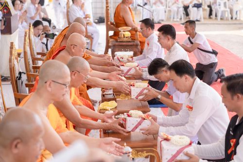 ภาพ No.331425:วันที่ 31 พฤษภาคม พ.ศ.2569 พิธีทอดผ้าป่าและตอกเสาเข็มมงคลต้นแรก องค์พระเจดีย์เพื่อสร้างสันติภาพโลก  ณ ธุดงคสถานพัฒนานิคม จังหวัดลพบุรี