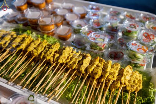 ภาพ No.71491:พิธีถวายภัตตาหารเป็นสังฆทาน แด่คณะพระธรรมยาตราฯ ในโครงการธรรมยาตรากตัญญูบูชา มหาปูชนียาจารย์ พระมงคลเทพมุนี(สด จนฺทสโร) พระผู้ปราบมาร อนุสรณ์สถาน 7 แห่ง ปีที่ 11 วันที่ 16 มกราคม พ.ศ. 2566