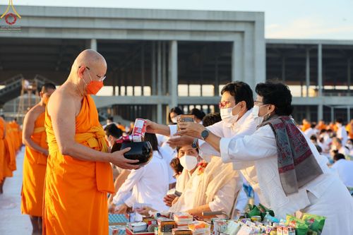 ภาพ No.68745:พิธีตักบาตรฉลองพระใหม่ วันที่ 1 มกราคม พ.ศ. 2566 ณ วัดพระธรรมกาย จ.ปทุมธานี