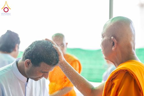 ภาพ No.339807:วันที่ 19 กรกฎาคม พ.ศ.2569 พิธีตัดปอยผม โครงการบวชพระนานาชาติ AEC และ WAB รุ่นที่ 10 THE AEC & INTERNATIONAL ORDINATION PROGRAM ณ มหารัตนวิหารคด 30 วัดพระธรรมกาย ปทุมธานี
