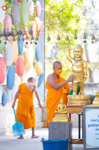 ภาพ No.71719:พระธรรมยาตรา ปฏิบัติศาสนกิจ ทำนุบำรุงศาสนสถาน, สวดธรรมจักร ,ปฏิบัติธรรม ร่วมกับชุมชน,นักเรียนเด็กดีวีสตาร์ และร่วมพิธีทอดผ้าป่าบำรุงศาสนสถาน ในโครงการธรรมยาตรากตัญญูบูชา มหาปูชนียาจารย์ พระมงคลเทพมุนี(สด จนฺทสโร) พระผู้ปราบมาร อนุสรณ์สถาน 7 แห่ง ปีที่ 11