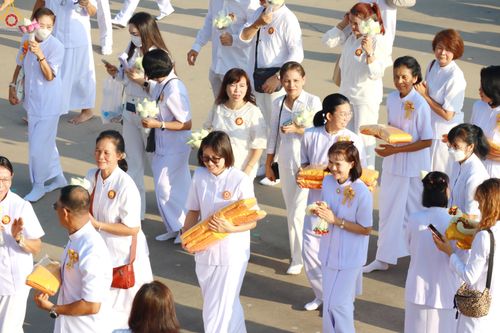 ภาพ No.330465:วันวิสาขบูชา อาทิตย์ที่ 31 พฤษภาคม พ.ศ.2569 พิธีเวียนประทักษิณ และพิธีวันทาเจดีย์ ณ พระมหาธรรมกายเจดีย์ วัดพระธรรมกาย จังหวัดปทุมธานี