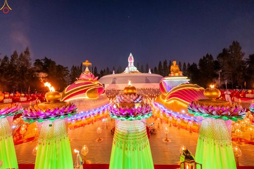 ภาพ No.292160:วันที่ 10 มกราคม พ.ศ. 2569 พิธีจุดประทีปถวายเป็นพุทธบูชา และบูชาธรรมมหาปูชนียาจารย์  ณ อนุสรณ์สถานคลองบางนางแท่น อ.สามพราน จ.นครปฐม ในโครงการธรรมยาตรา กตัญญูบูชา มหาปูชนียาจารย์ พระมงคลเทพมุนี(สด จนฺทสโร) พระผู้ปราบมาร อนุสรณ์สถาน 7 แห่ง ปีที่ 14