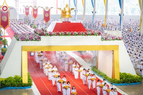 ภาพ No.89957:พิธีปฎิบัติธรรมและพิธีทอดผ้าป่าสมทบกฐินครั้งที่ 3 เนื่องใน 139 ปี วันคล้ายวันเกิดด้วยรูปกายเนื้อ พระมงคลเทพมุนี (สด จนฺทสโร) พระผู้ปราบมาร วันอังคารที่ 10 ตุลาคม พ.ศ. 2566 ณ วัดพระธรรมกาย จ.ปทุมธานี