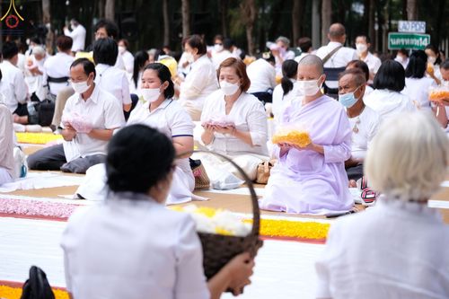 ภาพ No.69034:พิธีต้อนรับพระธรรมยาตรา ในโครงการธรรมยาตรากตัญญูบูชา มหาปูชนียาจารย์ พระมงคลเทพมุนี(สด จนฺทสโร) พระผู้ปราบมาร อนุสรณ์สถาน 7 แห่ง ปีที่ 11 วันที่ 3 มกราคม พ.ศ. 2566 ณ อนุสรณ์สถานมหาวิหารพระมงคลเทพมุนี จ.สุพรรณบุรี