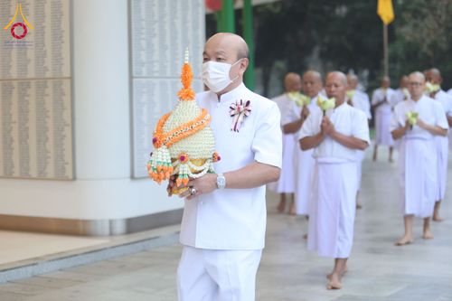 ภาพ No.298085:วันเสาร์ที่ 17 มกราคม พ.ศ. 2569 พิธีบรรพชาอุปสมบท โครงการอุปสมบทหมู่ บูชาธรรมครบ 117 ปี คุณยายอาจารย์มหารัตนอุบาสิกาจันทร์ ขนนกยูง  ณ อุโบสถพระไตรปิฎก วัดพระธรรมกาย