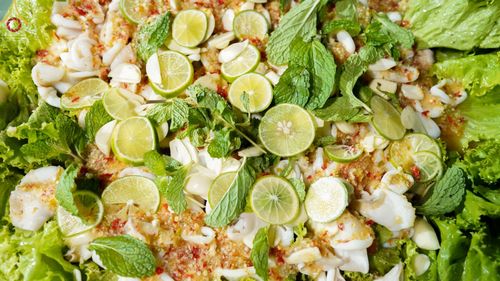 ภาพ No.72199:พิธีถวายภัตตาหารเป็นสังฆทาน แด่คณะพระธรรมยาตราฯ ในโครงการธรรมยาตรากตัญญูบูชา มหาปูชนียาจารย์ พระมงคลเทพมุนี(สด จนฺทสโร) พระผู้ปราบมาร อนุสรณ์สถาน 7 แห่ง ปีที่ 11 วันที่ 18 มกราคม พ.ศ. 2566