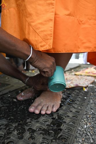 ภาพ No.278680:วันที่ 30 ตุลาคม พ.ศ.2568 กฐินสมทบต่างประเทศ โดยคณะศิษยานุศิษย์ บูชาธรรม 81 ปี หลวงพ่อธัมมชโย ณ วัดศรีสุดาสนะ รังกุต วิหาร ประเทศศรีลังกา