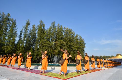 ภาพ No.35657:โครงการธรรมยาตรา เส้นทางพระผู้ปราบมาร ปีที่ 9 ณ วัดพระธรรมกาย 