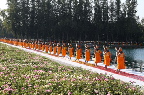 ภาพ No.35654:โครงการธรรมยาตรา เส้นทางพระผู้ปราบมาร ปีที่ 9 ณ วัดพระธรรมกาย 