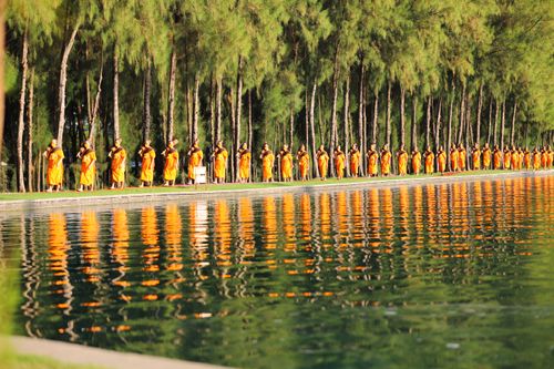 ภาพ No.35688:โครงการธรรมยาตรา เส้นทางพระผู้ปราบมาร ปีที่ 9 ณ วัดพระธรรมกาย 