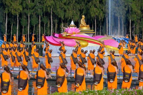ภาพ No.35631:โครงการธรรมยาตรา เส้นทางพระผู้ปราบมาร ปีที่ 9 ณ วัดพระธรรมกาย 