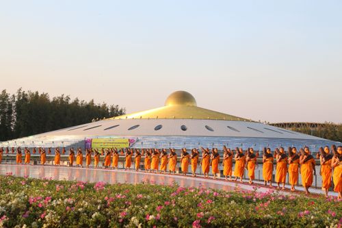 ภาพ No.35652:โครงการธรรมยาตรา เส้นทางพระผู้ปราบมาร ปีที่ 9 ณ วัดพระธรรมกาย 