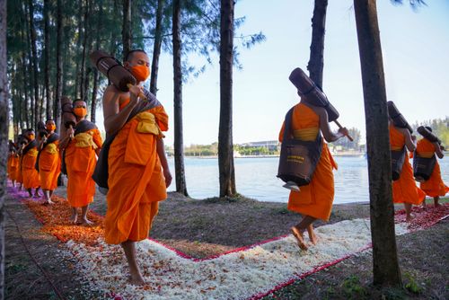 ภาพ No.35569:โครงการธรรมยาตรา เส้นทางพระผู้ปราบมาร ปีที่ 9 ณ วัดพระธรรมกาย 