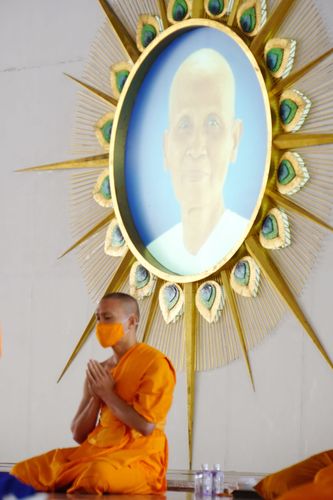 พิธีเจริญพระพุทธมนต์และถวายภัตตาหารเป็นสังฆทาน(ออนไลน์) 112 ปีคุณยายอาจารย์ฯ