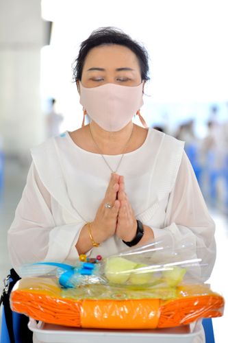ภาพ No.31163:พิธีเจริญพระพุทธมนต์และถวายภัตตาหารเป็นสังฆทาน(ออนไลน์) 112 ปีคุณยายอาจารย์ฯ