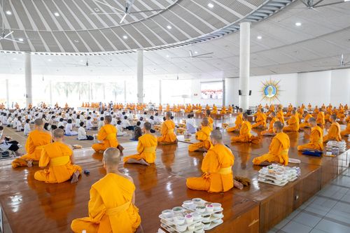 ภาพ No.31147:พิธีเจริญพระพุทธมนต์และถวายภัตตาหารเป็นสังฆทาน(ออนไลน์) 112 ปีคุณยายอาจารย์ฯ