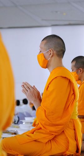 ภาพ No.31140:พิธีเจริญพระพุทธมนต์และถวายภัตตาหารเป็นสังฆทาน(ออนไลน์) 112 ปีคุณยายอาจารย์ฯ