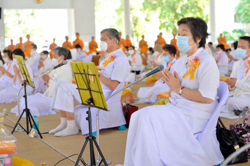 ภาพ No.31167:พิธีเจริญพระพุทธมนต์และถวายภัตตาหารเป็นสังฆทาน(ออนไลน์) 112 ปีคุณยายอาจารย์ฯ