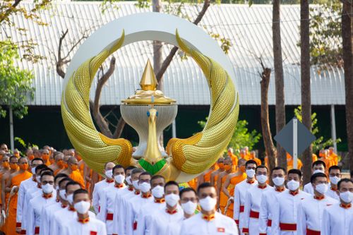 ภาพ No.28327:วันมหาปูชนียาจารย์ (อัญเชิญอัฐิธาตุคุณยายทองสุข)