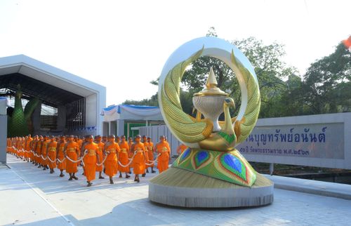 ภาพ No.28442:วันมหาปูชนียาจารย์ (อัญเชิญอัฐิธาตุคุณยายทองสุข)