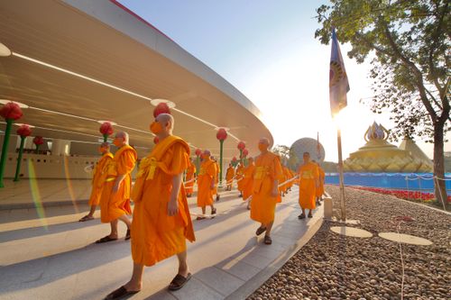 ภาพ No.28391:วันมหาปูชนียาจารย์ (อัญเชิญอัฐิธาตุคุณยายทองสุข)