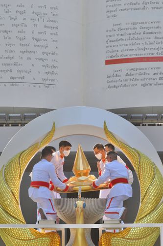 ภาพ No.28361:วันมหาปูชนียาจารย์ (อัญเชิญอัฐิธาตุคุณยายทองสุข)