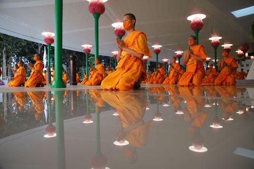 ภาพ No.28517:วันมหาปูชนียาจารย์ (อัญเชิญอัฐิธาตุคุณยายทองสุข)