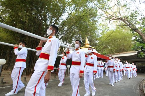 ภาพ No.28452:วันมหาปูชนียาจารย์ (อัญเชิญอัฐิธาตุคุณยายทองสุข)