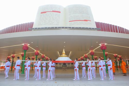 ภาพ No.28324:วันมหาปูชนียาจารย์ (อัญเชิญอัฐิธาตุคุณยายทองสุข)