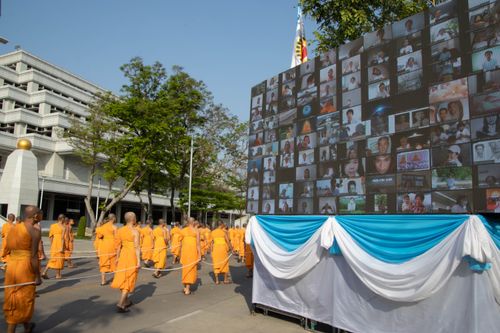 ภาพ No.28374:วันมหาปูชนียาจารย์ (อัญเชิญอัฐิธาตุคุณยายทองสุข)