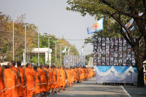 ภาพ No.28379:วันมหาปูชนียาจารย์ (อัญเชิญอัฐิธาตุคุณยายทองสุข)