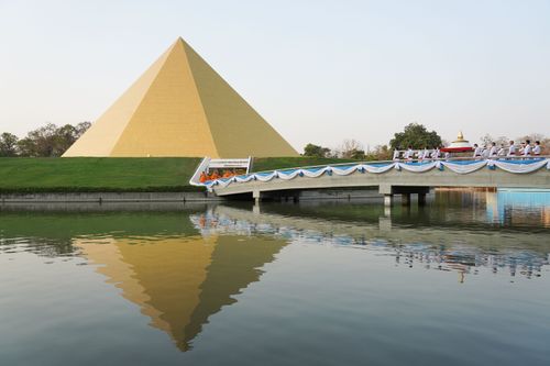 ภาพ No.28428:วันมหาปูชนียาจารย์ (อัญเชิญอัฐิธาตุคุณยายทองสุข)