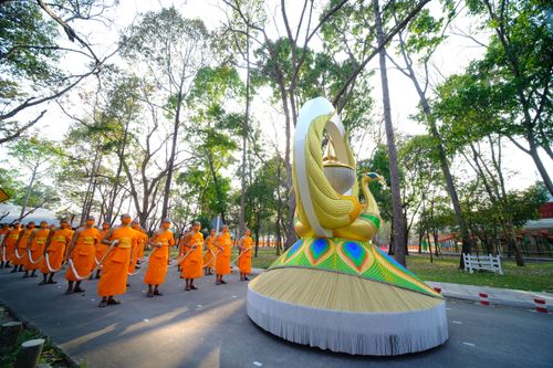 ภาพ No.28461:วันมหาปูชนียาจารย์ (อัญเชิญอัฐิธาตุคุณยายทองสุข)