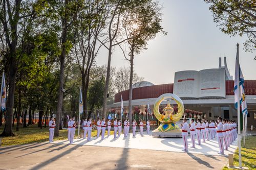 ภาพ No.28342:วันมหาปูชนียาจารย์ (อัญเชิญอัฐิธาตุคุณยายทองสุข)