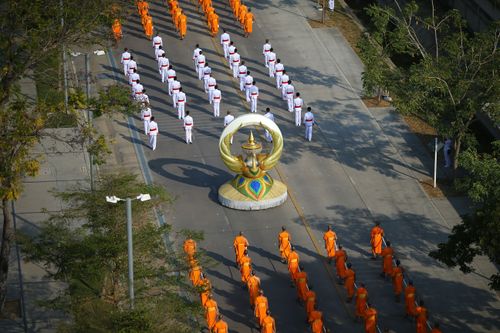 ภาพ No.28304:วันมหาปูชนียาจารย์ (อัญเชิญอัฐิธาตุคุณยายทองสุข)