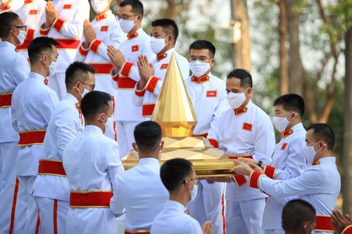 ภาพ No.28347:วันมหาปูชนียาจารย์ (อัญเชิญอัฐิธาตุคุณยายทองสุข)