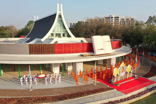 ภาพ No.28387:วันมหาปูชนียาจารย์ (อัญเชิญอัฐิธาตุคุณยายทองสุข)