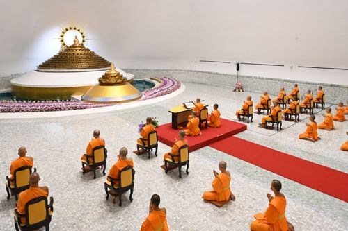 ภาพ No.28429:วันมหาปูชนียาจารย์ (อัญเชิญอัฐิธาตุคุณยายทองสุข)