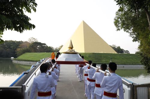 ภาพ No.28373:วันมหาปูชนียาจารย์ (อัญเชิญอัฐิธาตุคุณยายทองสุข)