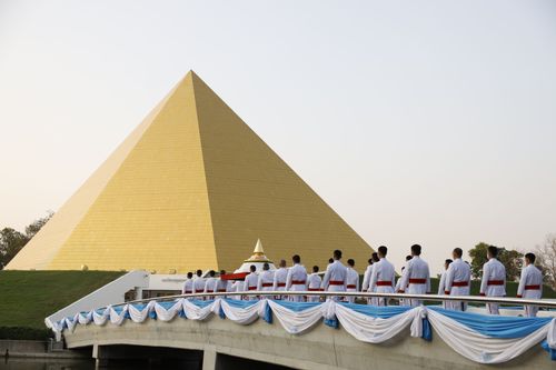 ภาพ No.28370:วันมหาปูชนียาจารย์ (อัญเชิญอัฐิธาตุคุณยายทองสุข)