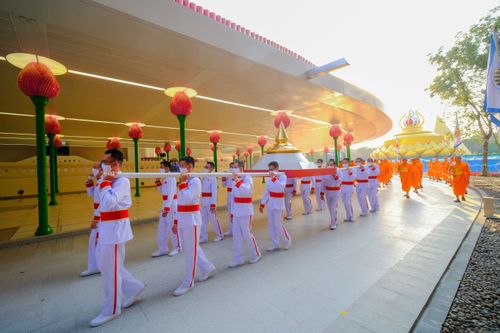 ภาพ No.28465:วันมหาปูชนียาจารย์ (อัญเชิญอัฐิธาตุคุณยายทองสุข)