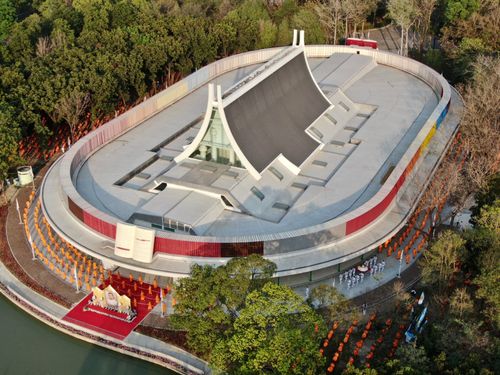 ภาพ No.28319:วันมหาปูชนียาจารย์ (อัญเชิญอัฐิธาตุคุณยายทองสุข)