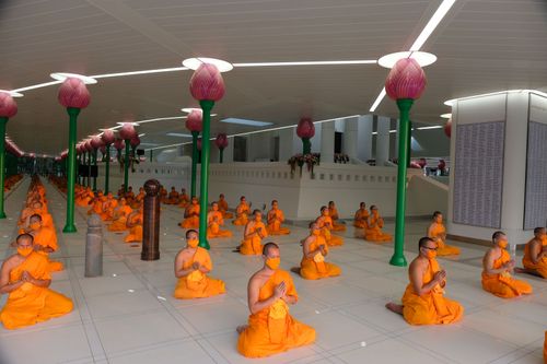 ภาพ No.28469:วันมหาปูชนียาจารย์ (อัญเชิญอัฐิธาตุคุณยายทองสุข)