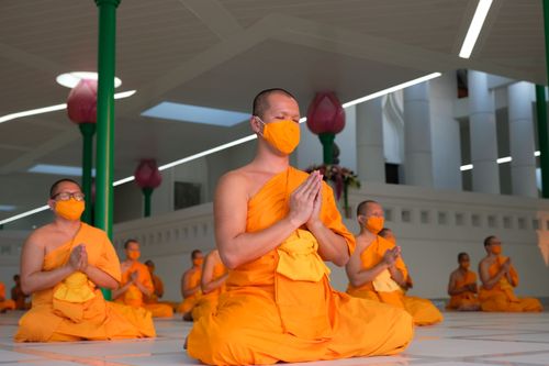 ภาพ No.28473:วันมหาปูชนียาจารย์ (อัญเชิญอัฐิธาตุคุณยายทองสุข)