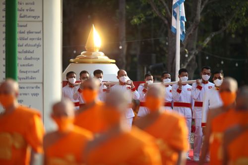 ภาพ No.28412:วันมหาปูชนียาจารย์ (อัญเชิญอัฐิธาตุคุณยายทองสุข)