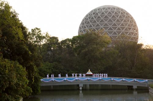 ภาพ No.28415:วันมหาปูชนียาจารย์ (อัญเชิญอัฐิธาตุคุณยายทองสุข)